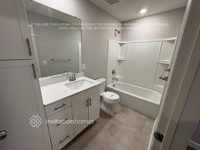 Building Photo - 10936 Zest St NE