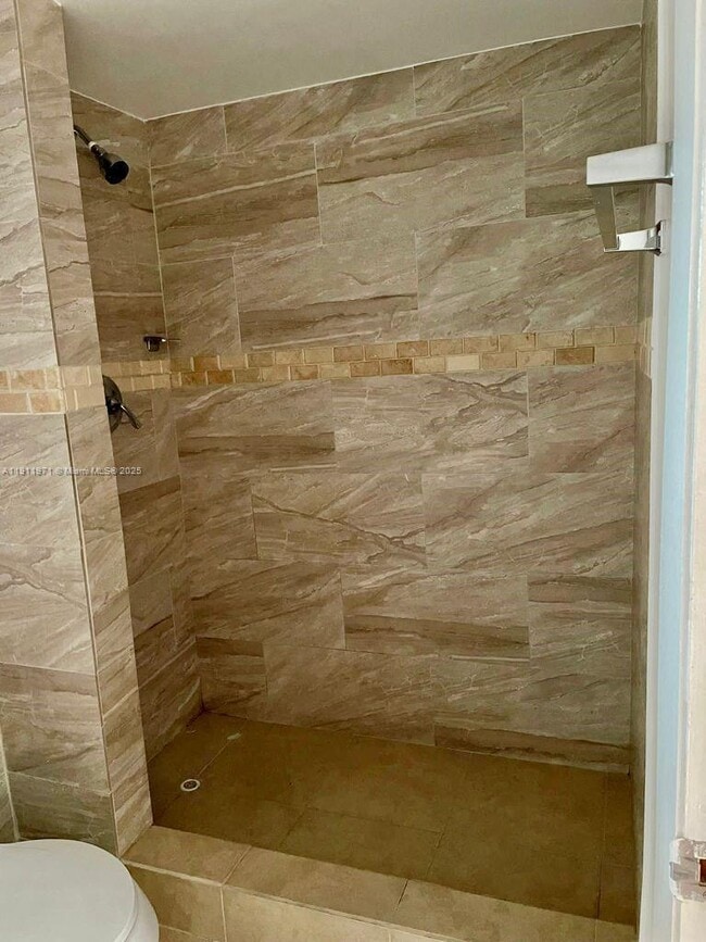 Building Photo - 1040 NW 80th Ave