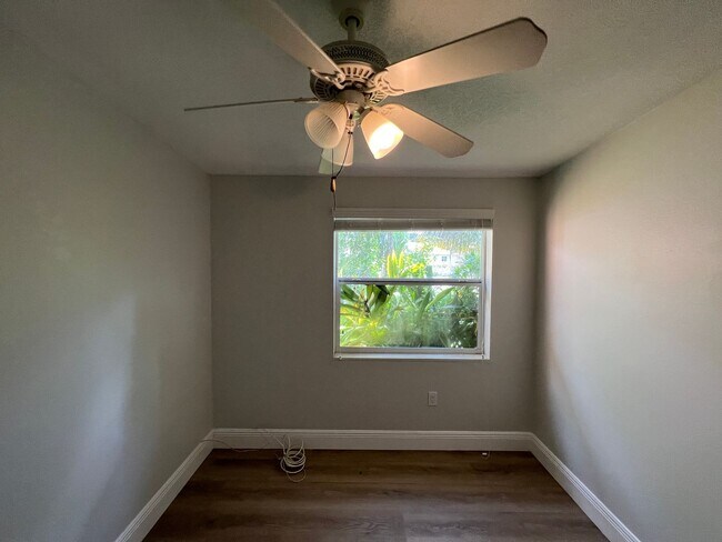 Building Photo - 6511 Seminole Dr