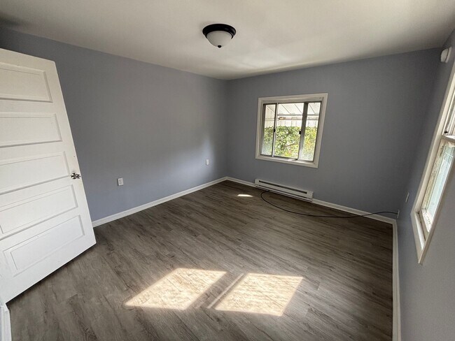 Building Photo - Beautiful 2 Bedroom 1 Bathroom home in Bea...