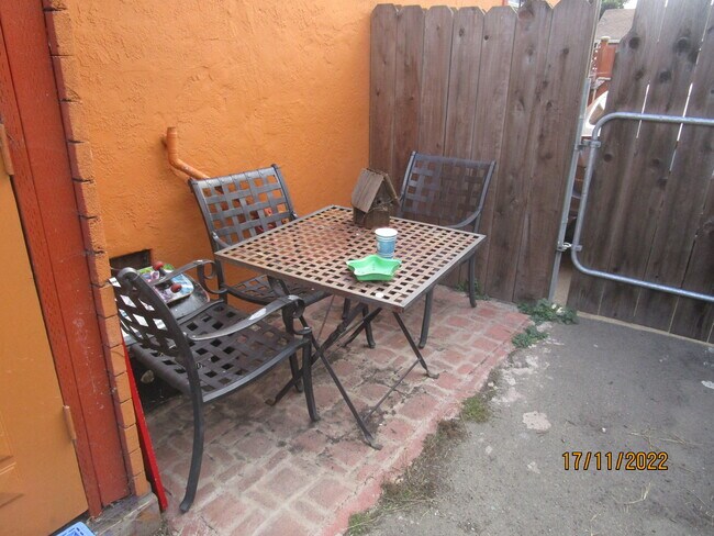 Building Photo - 1927 Barrett Ave