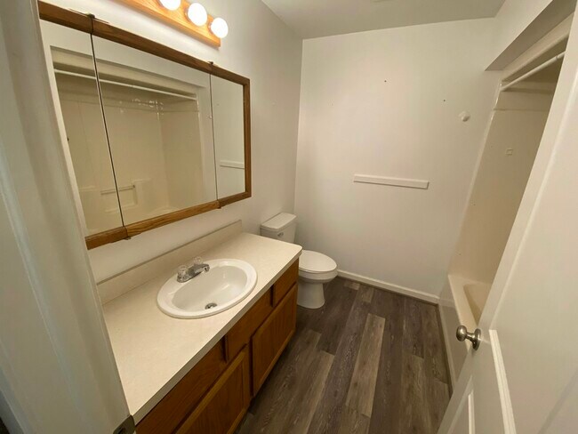 Building Photo - 801 S 15th St