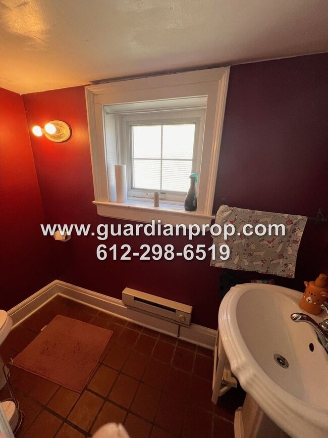 Building Photo - 625-627 Marshall Ave