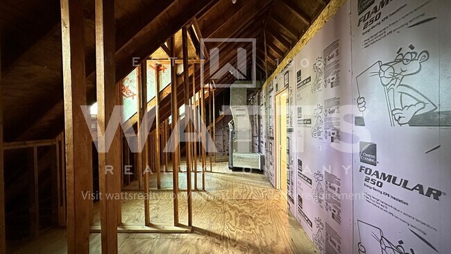 Building Photo - 4 Bedroom, 4.5 Bath Home in Heart of Hoover