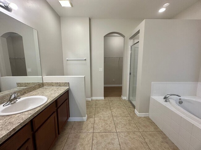 Building Photo - Fenced 3 Bed 2 Bath in SW Cape Coral Available Now!