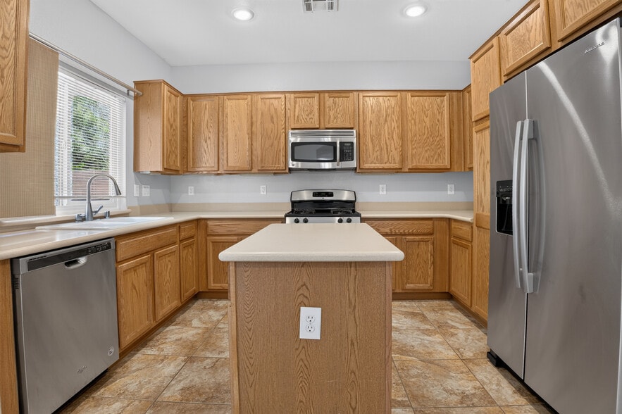 Building Photo - 10648 Bandera Mountain Ln