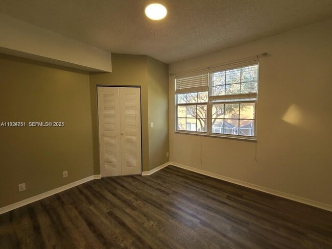 Building Photo - 1428 Coronado Rd