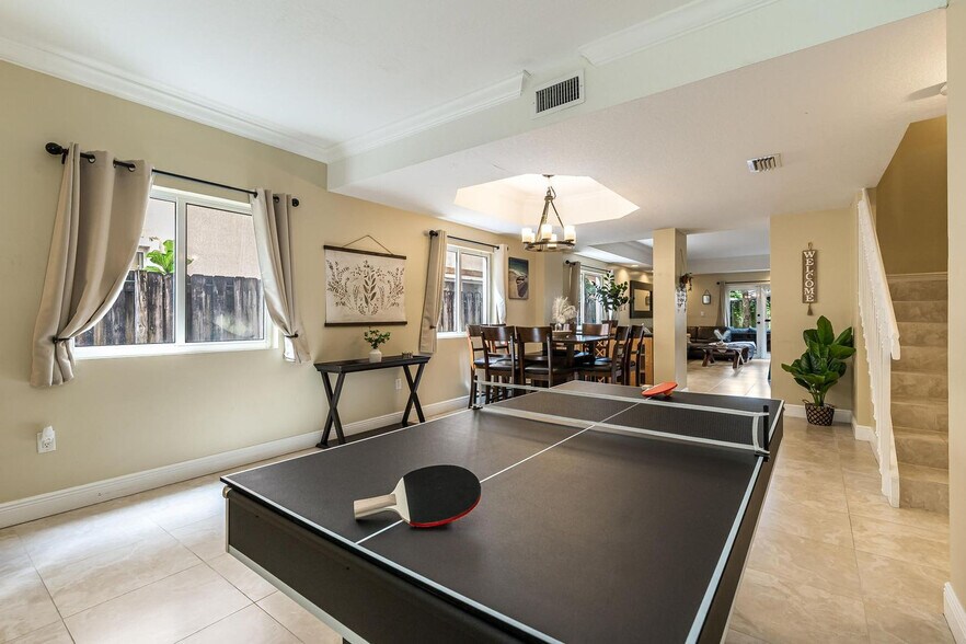 Building Photo - 1721 SW 23rd St