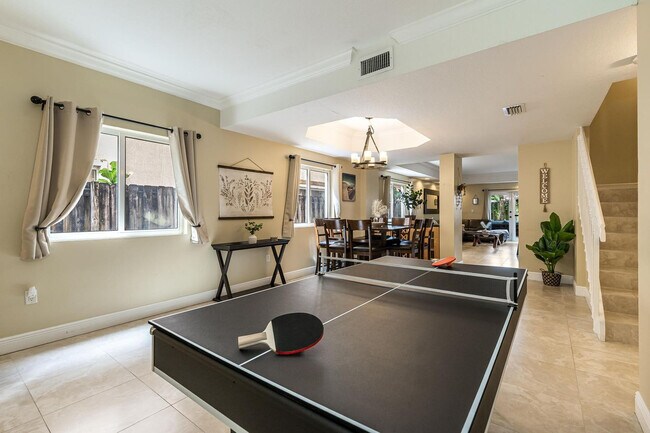 Building Photo - 1721 SW 23rd St