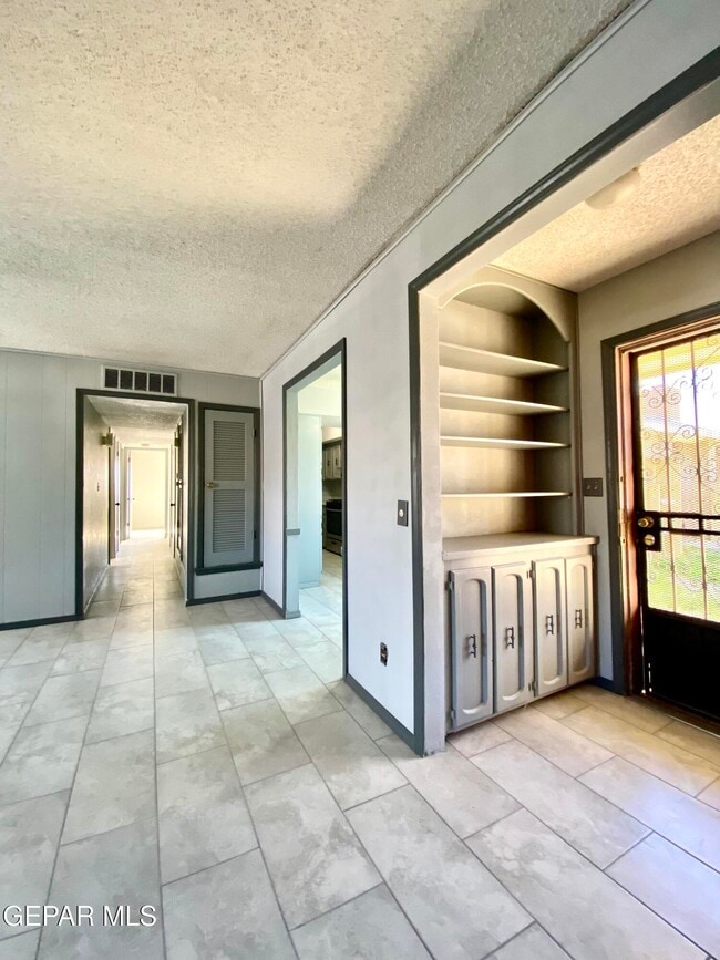 Building Photo - 4708 Frankfort Ave