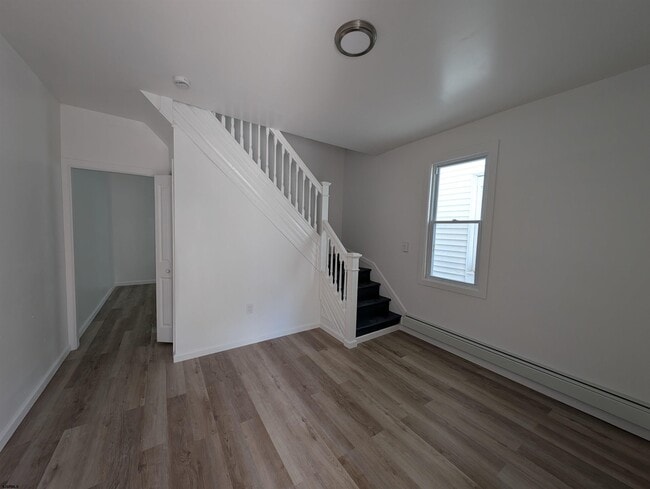 Building Photo - 1109 Adriatic Ave