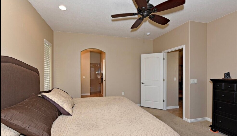 Building Photo - 1556 W Songbird Dr
