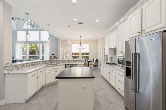 Building Photo - 6011 Shady Alcove Ct