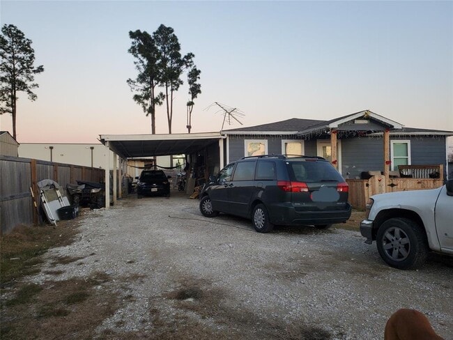 Building Photo - 570 County Rd 5102J