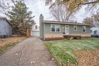 Building Photo - 106 NE Grant St