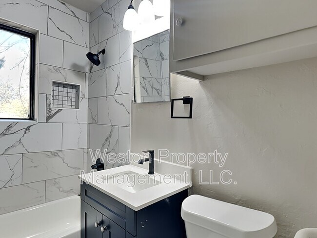 Building Photo - 2101 Westchester Dr