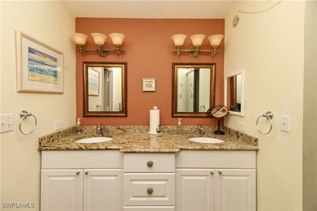 Building Photo - 306 Emerald Bay Cir