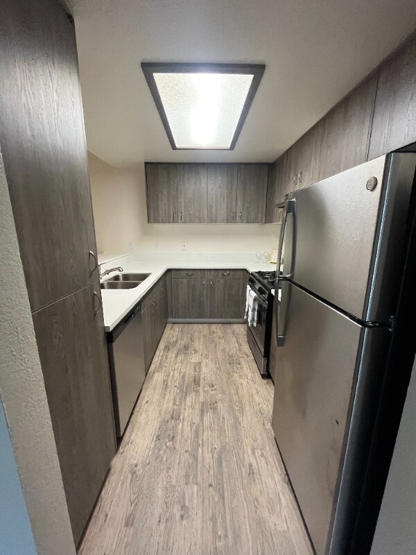 Building Photo - 9243 Elk Grove Florin Rd