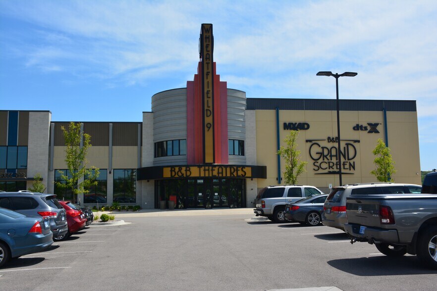 Building Photo - 3755 SW Summerfield Dr