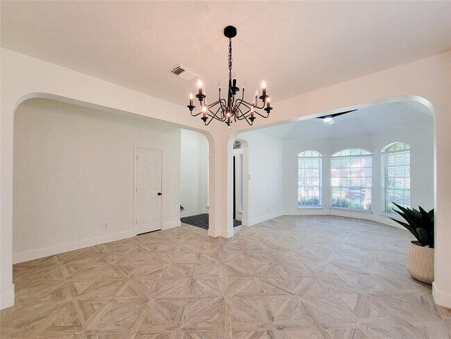 Building Photo - 218 Windrift Ct