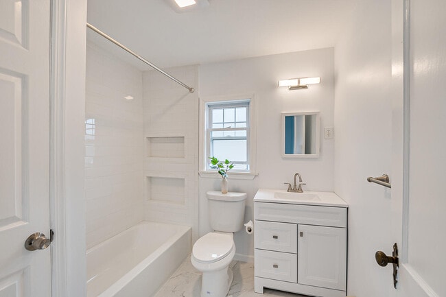 Building Photo - 364 Brightwood Ave