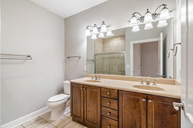 Building Photo - 4935 Willow Bluff Cir
