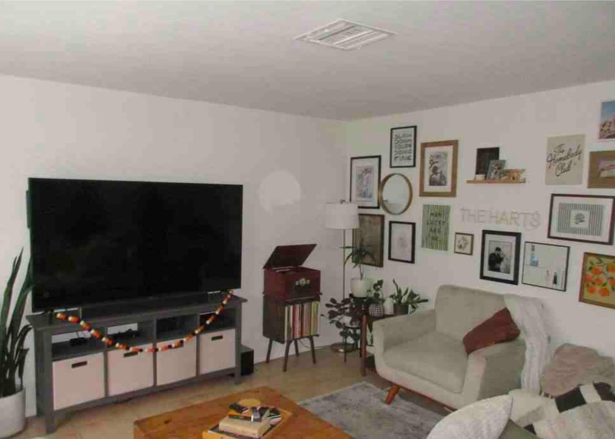 Building Photo - 253 N Center St