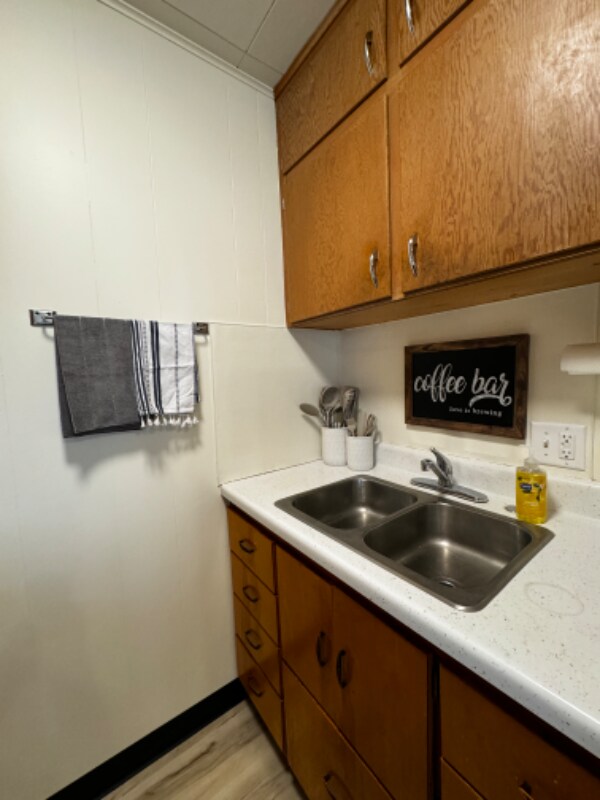 Building Photo - 208 2nd St S