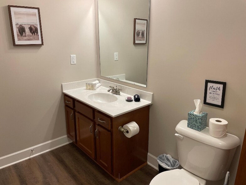 Building Photo - 700 Zumstein Ln