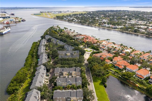 Building Photo - 1427 Harbour Walk Dr