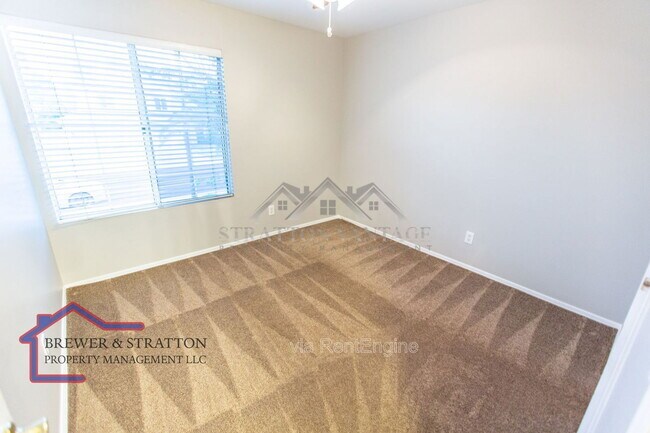 Building Photo - 1431 E Encinas Ave