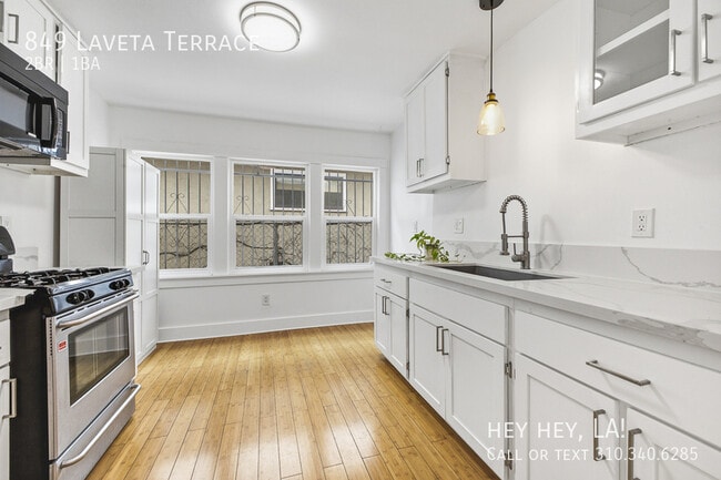 Building Photo - 849 Laveta Terrace