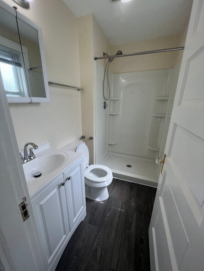 Building Photo - 37 Porter St