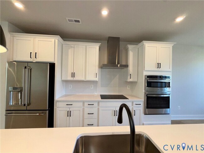 Building Photo - 527 Munson Woods Walk