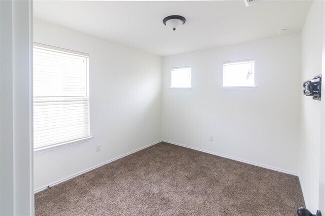 Building Photo - 1131 Aronia Ln