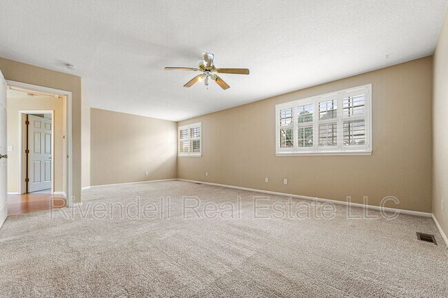 Building Photo - 1547 Spring Water Way