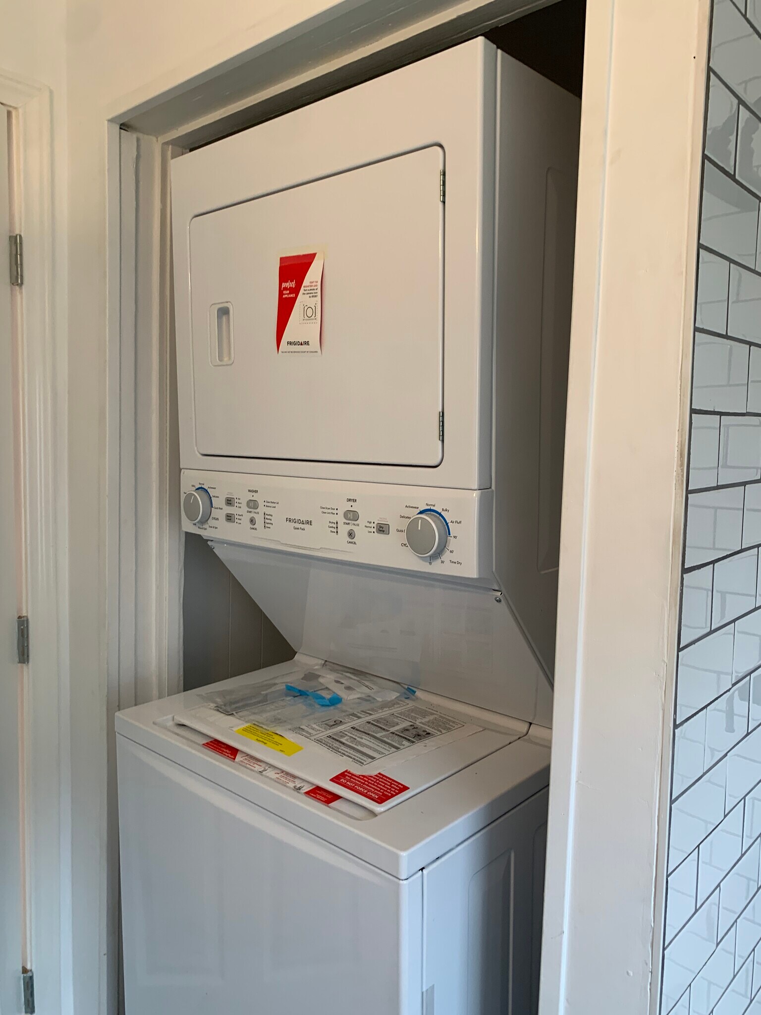 Laundry - 6310 Greenbriar Dr