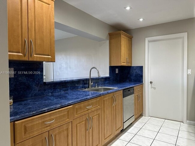 Building Photo - 7700 SW 132nd Pl