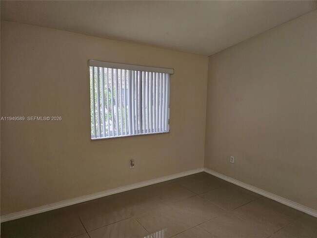 Building Photo - 2911 SE 13th Ave