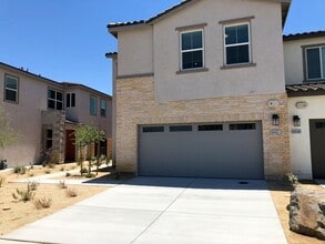 Building Photo - Long Term - Spacious 4 Bedroom Home @ Terra Lago in Indio!