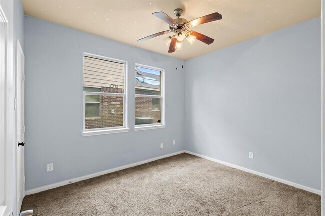 Building Photo - 18339 Red Oak Manor Ln