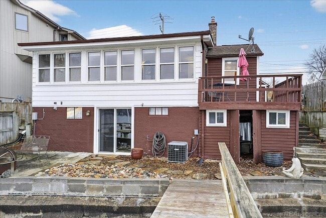 Building Photo - 1551 Oakland Ave