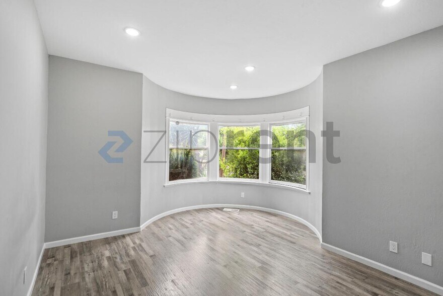 Building Photo - 1202 Adeline St