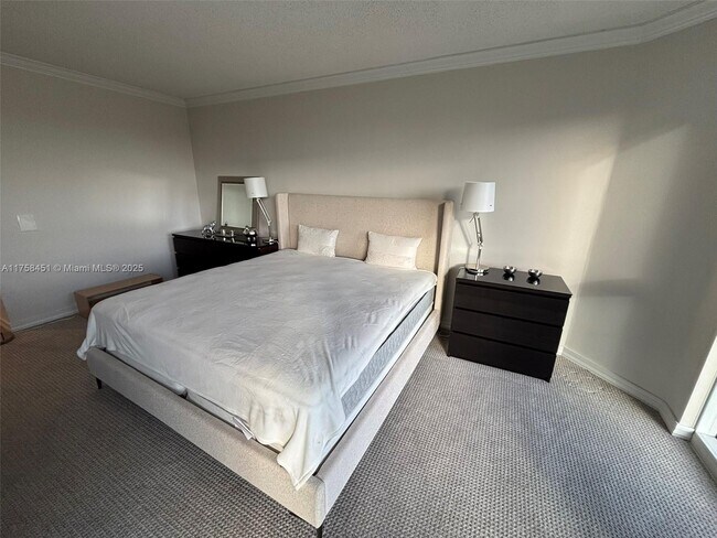 Building Photo - 21205 Yacht Club Dr