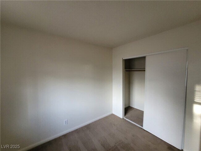 Building Photo - 4955 Jeffreys St