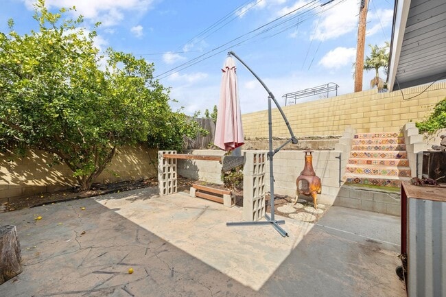 Building Photo - Adorable 3 Bedroom 2 Bathroom Single Story Family Home