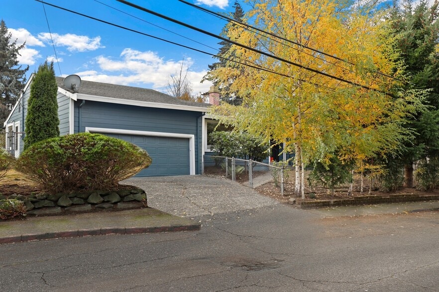 Driveway - 3601 NE 145th St