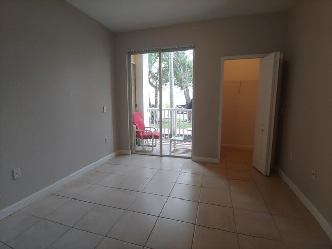 Building Photo - 2108 Shoma Dr