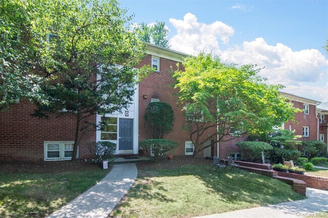 Building Photo - 140 N Broadway