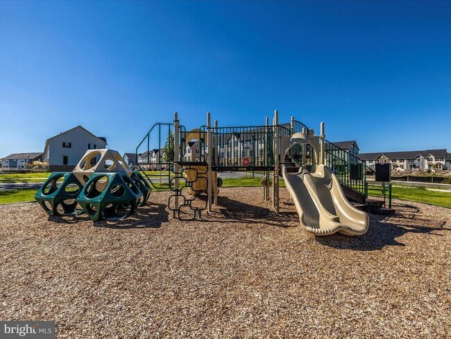 Building Photo - 7129 Bodkin Wy